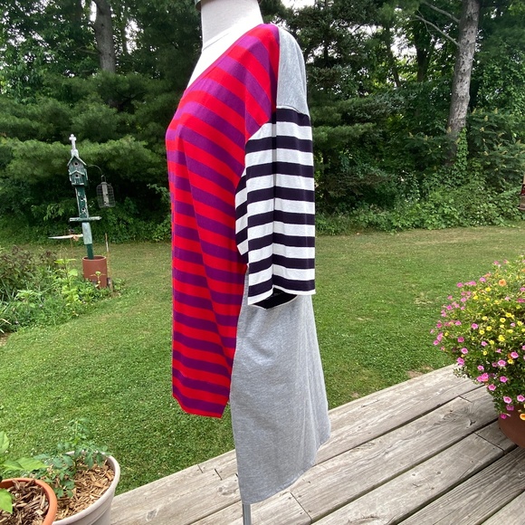 Colorful Alembika High-Low T - Picture 3 of 10